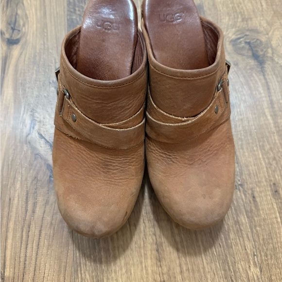 Ugg size 7 leather boho clogs with buckle - Picture 7 of 10